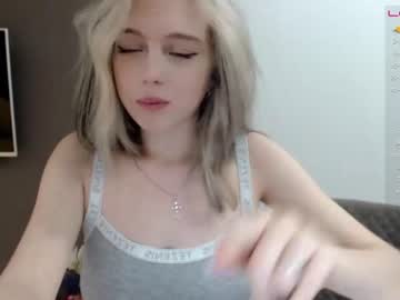female cam girl small_blondee image #2282286