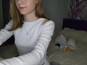 lowress  female  webcam