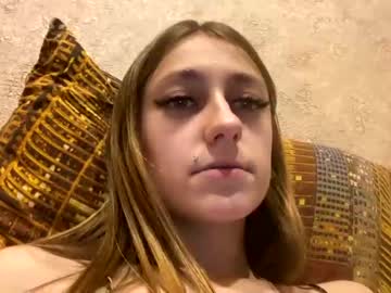female cam couple viktoria9898 image #3289374