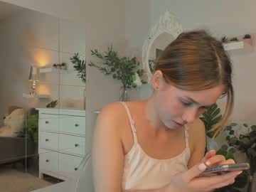 female cam girl lila_kik image #2641833