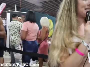 female cam couple theboomboomr00m image #2212281