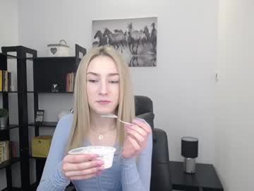 female cam girl little_e_mily image #1240253