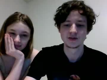 female cam couple leojamie image #504186