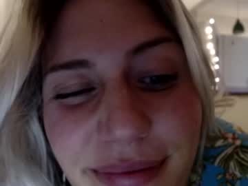 female cam girl bambis_honeypot image #969994