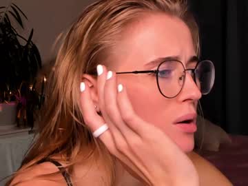 female cam girl linellali image #2705202