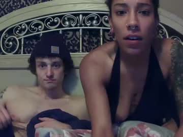 female cam couple infinitystoned420 image #869451