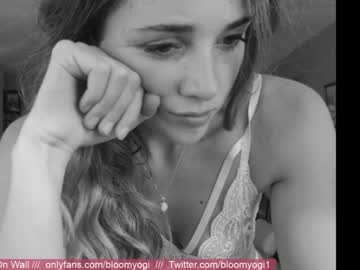 female cam girl bloomyogi image #1255971