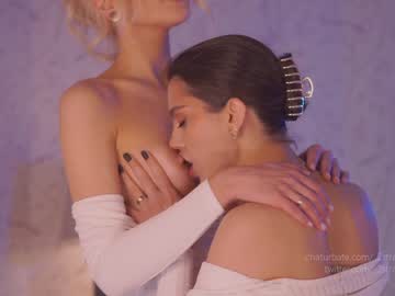 female cam girl _2strangers image #3087704