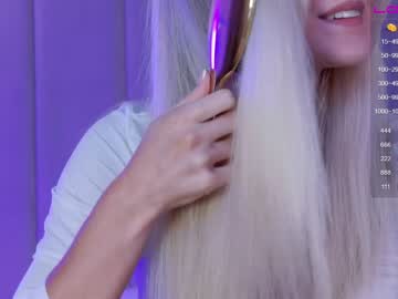 female cam girl krissone image #3005702
