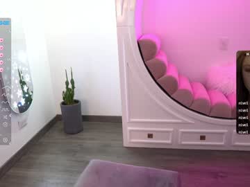 female cam girl ashlyeroberts1 image #1994136