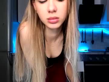 female cam girl holly____ image #3192405