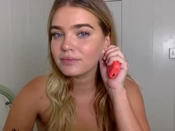 female cam girl littlemaryjane19 image #1838174