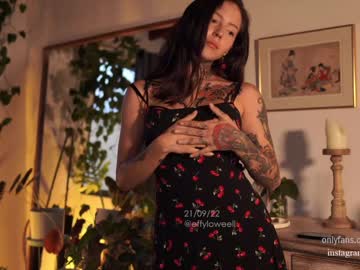 female cam girl effyloweell image #2699018