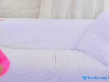 female cam girl eva_fashionista image #1983945