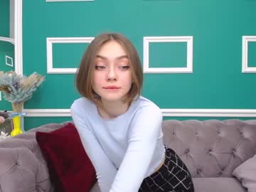 female cam girl adelewilson__ image #578316