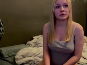 female cam couple beautytoys image #3976082