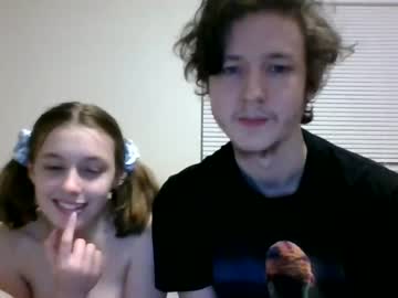 female cam couple leojamie image #770809