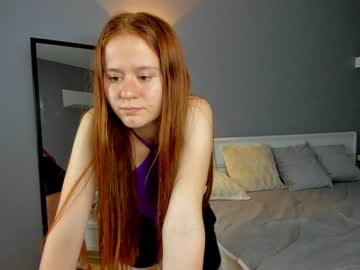 female cam girl roxybr0wn image #2438439