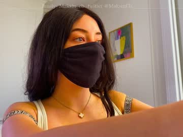 female cam girl maksin_cb image #2058789