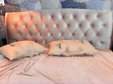 female cam girl crystalreves image #218049