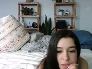 female cam couple chicanbunny image #2039493