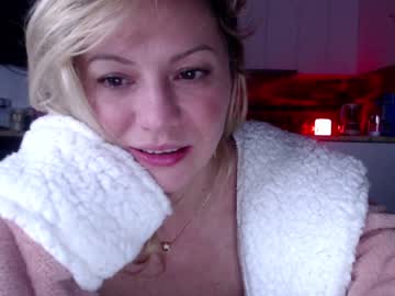 female cam girl kiradivine image #1650710