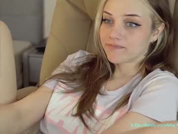 female cam girl mia_milagros image #1818257