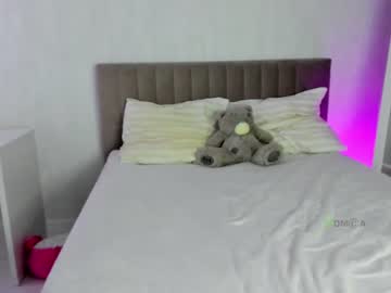 female cam girl zoe_0 image #2094687