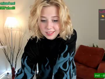 female cam couple lottie_shine image #3845549