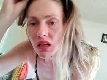 daddysonlyslut  female  webcam