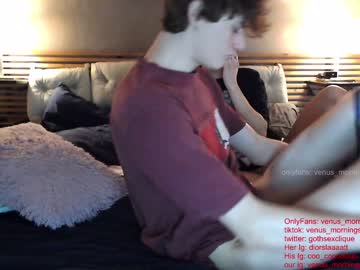 female cam couple venus_morningstar image #1450241