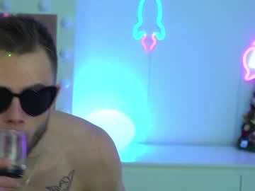 female cam couple kira0541 image #1018679