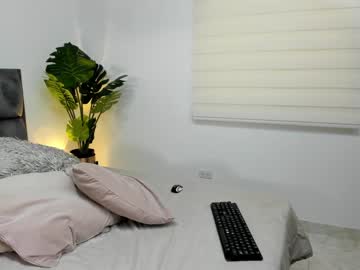 female cam girl abigail_w image #2208810