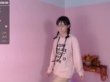 female cam girl little_effy18 image #502029