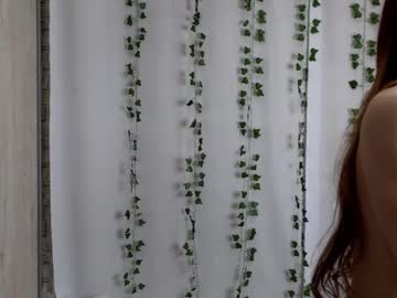 lusypickme  female  webcam