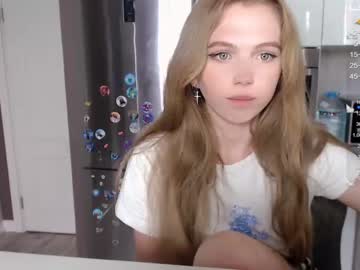 female cam girl small_blondee image #2258530
