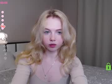 female cam girl small_blondee image #3660326
