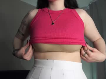 female cam girl 50secondstomoon image #4062925