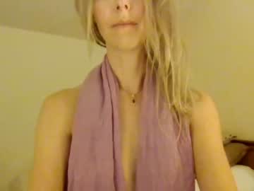 female cam girl crescentmoonsmile image #287623