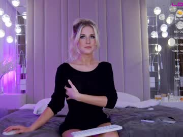 female cam girl krissone image #2325729