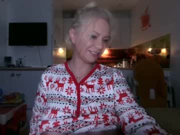 female cam girl kiradivine image #3366470