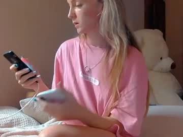 female cam girl mi_mi_michel image #675176