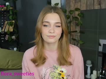 female cam couple thomashelena image #1281731