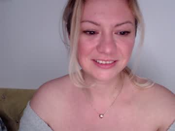 female cam girl kiradivine image #1722420