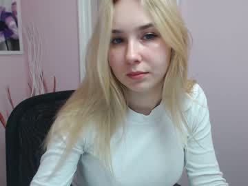 female cam girl lila_page image #1087722