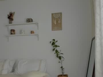 female cam girl rennatha21 image #1518045