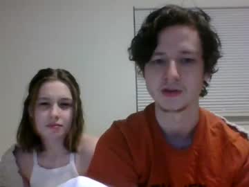 female cam couple leojamie image #592142