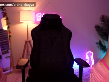 female cam girl blondiekayy image #1242385