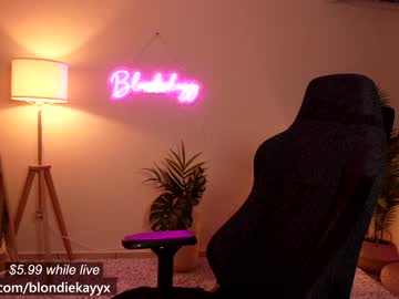 female cam girl blondiekayy image #1478944