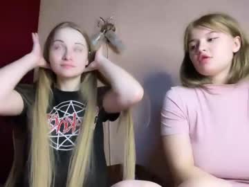 female cam couple angry_girl image #3203191